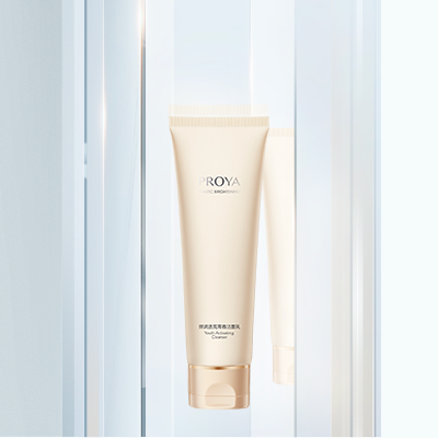 逐梦国际弹润透亮青春洁面乳